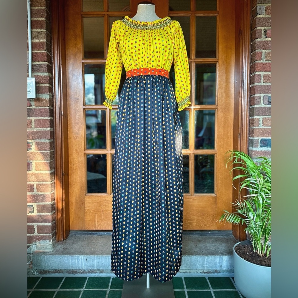 1960s Smocked Retro Maxi Dress - Picture 6 of 11